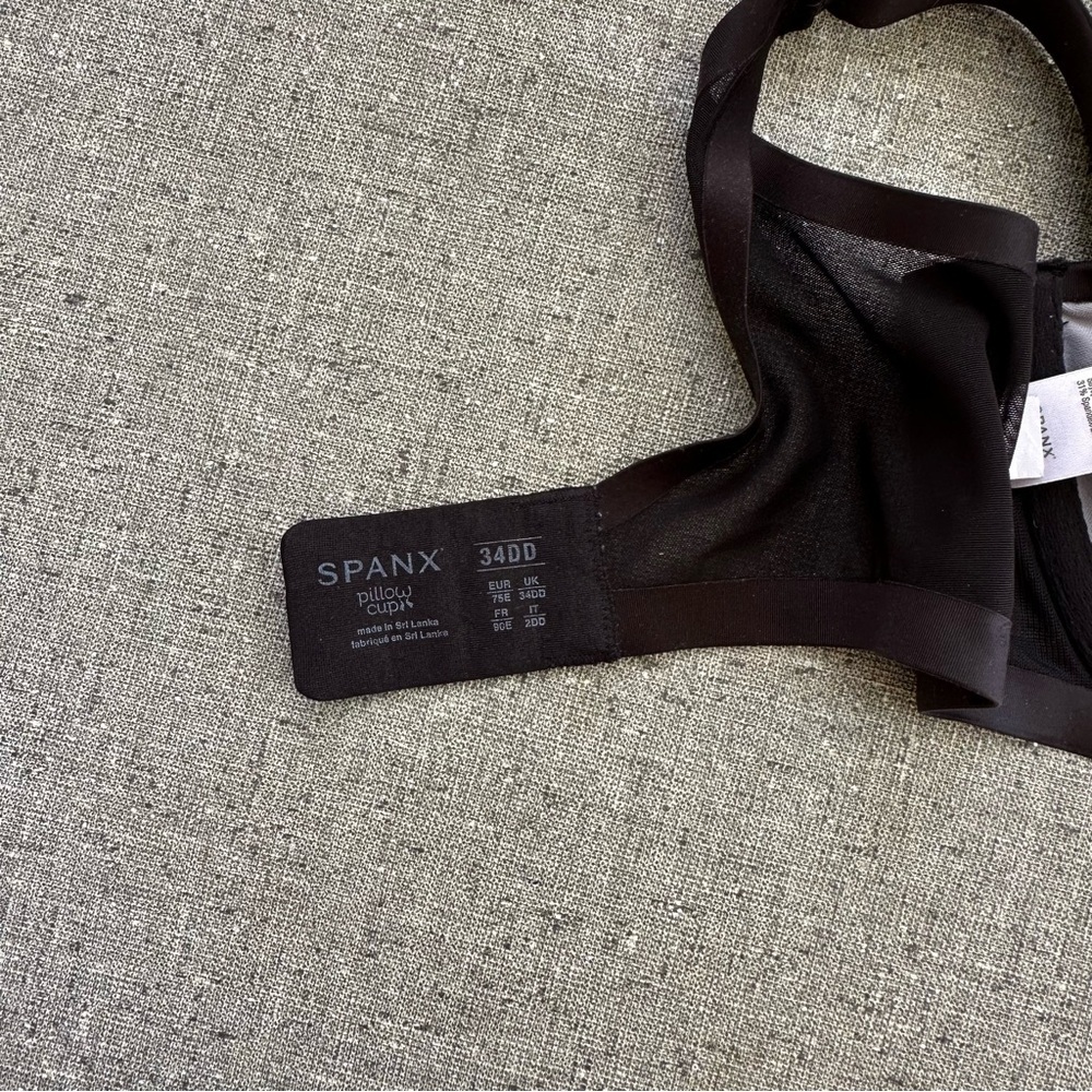 Spanx by Sara Blakely Black Underwire Bra Full Coverage Pillow Cup, Size 34DD - Picture 2 of 4